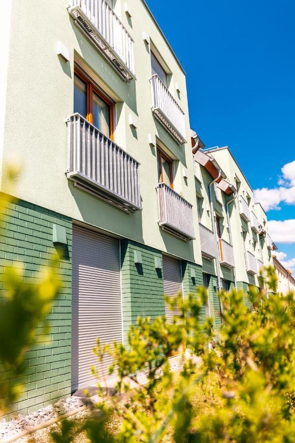 Stadt-Appartement Work & Travel บีเลอเฟล์ด ภายนอก รูปภาพ